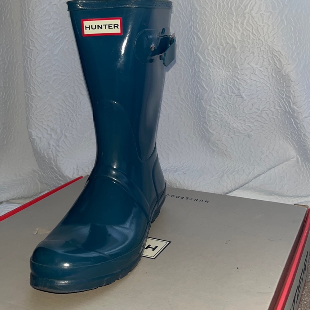 Hunter rain boots size 8 in USA women